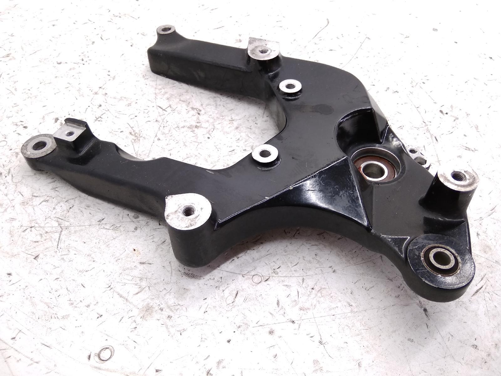 Suzuki burgman l5 abs 200 staffa supporto scarico marmitta 2015 2015 c9112