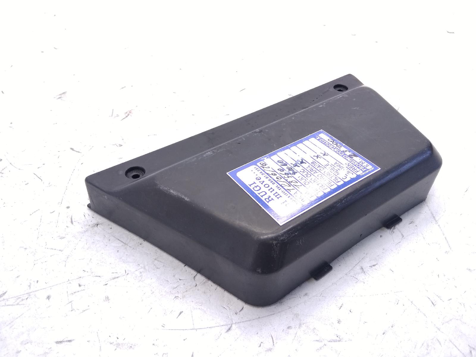 Gilera fuoco euro 3 500 coperchio tappo carena vano batteria 2007 2013 m61100