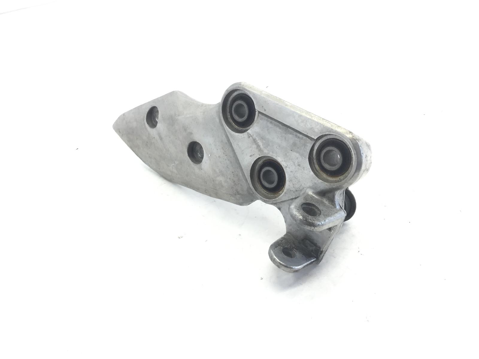 Suzuki gsx naked 1400 staffa supporto pedana anteriore poggiapiede destra 2002 2005