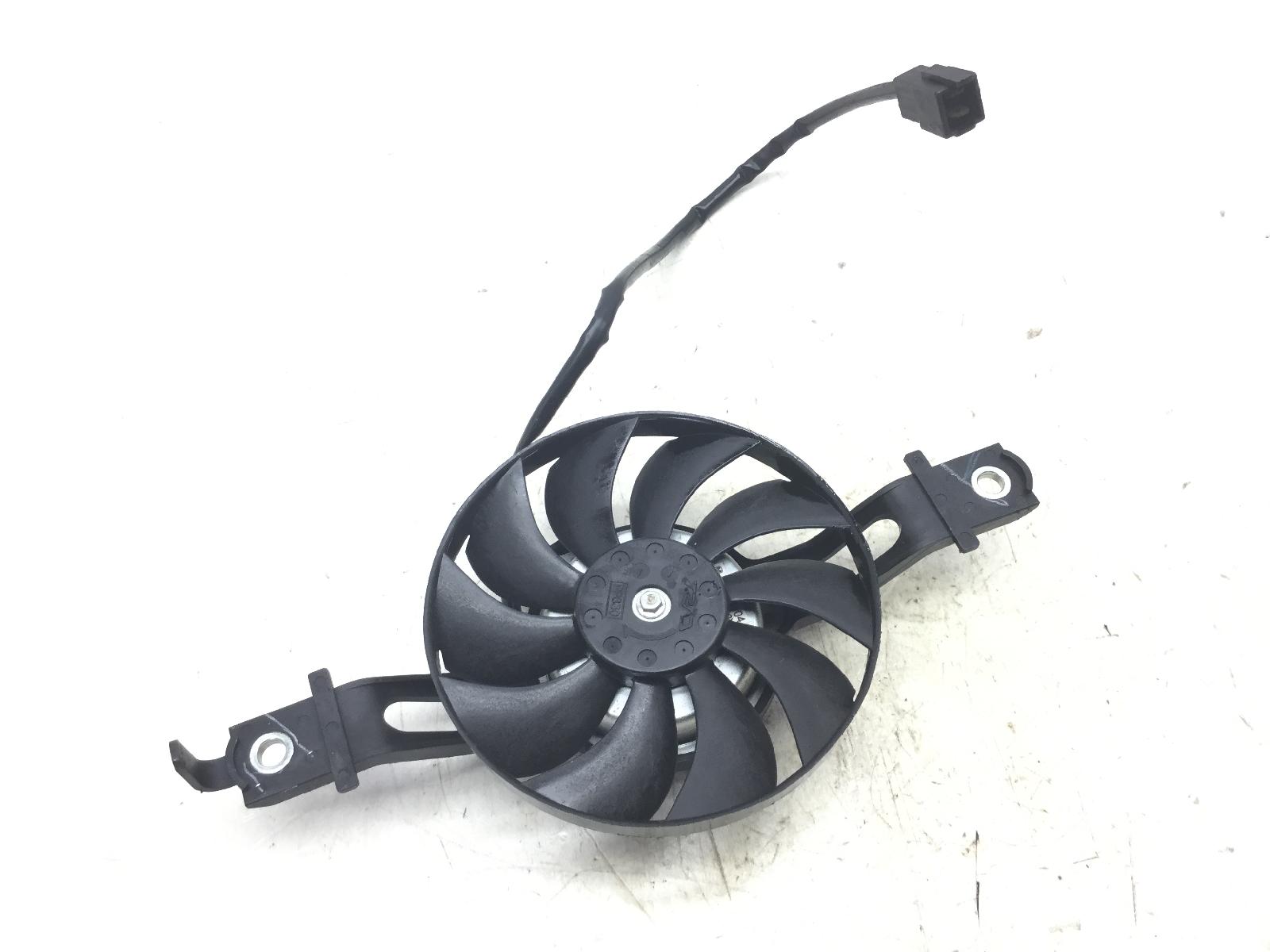 Suzuki burgman uh 125 elettroventola raffreddamento aria radiatore girante 2007 2007 cc111