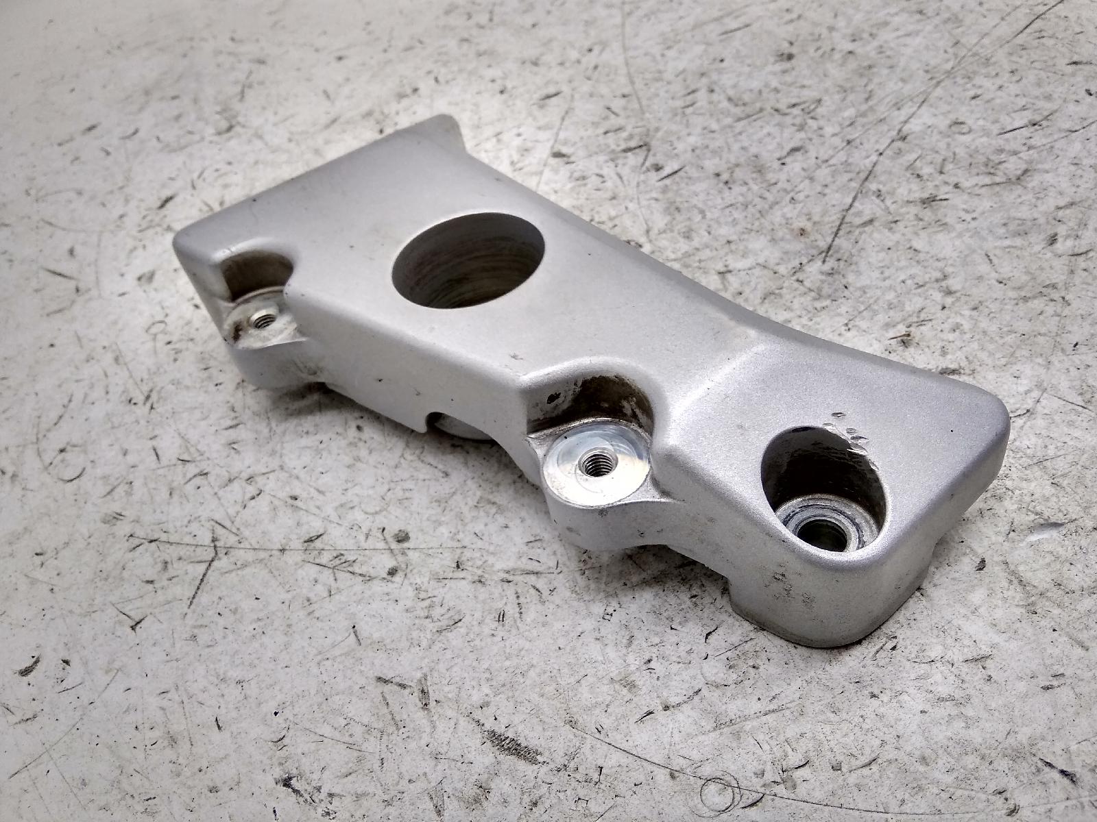 Honda cbf 500 coperchio supporto telaio destro - attacco rotto 2004 2006 pc39c04f