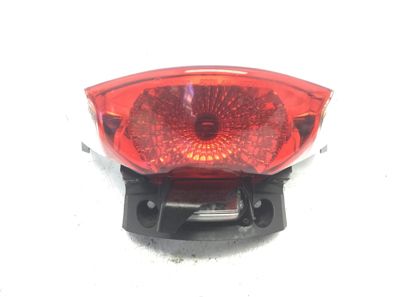 Sym hd euro3 125 faro fanale posteriore con crepa su plastica luce targa 2007 2008 rfglh12wy9s