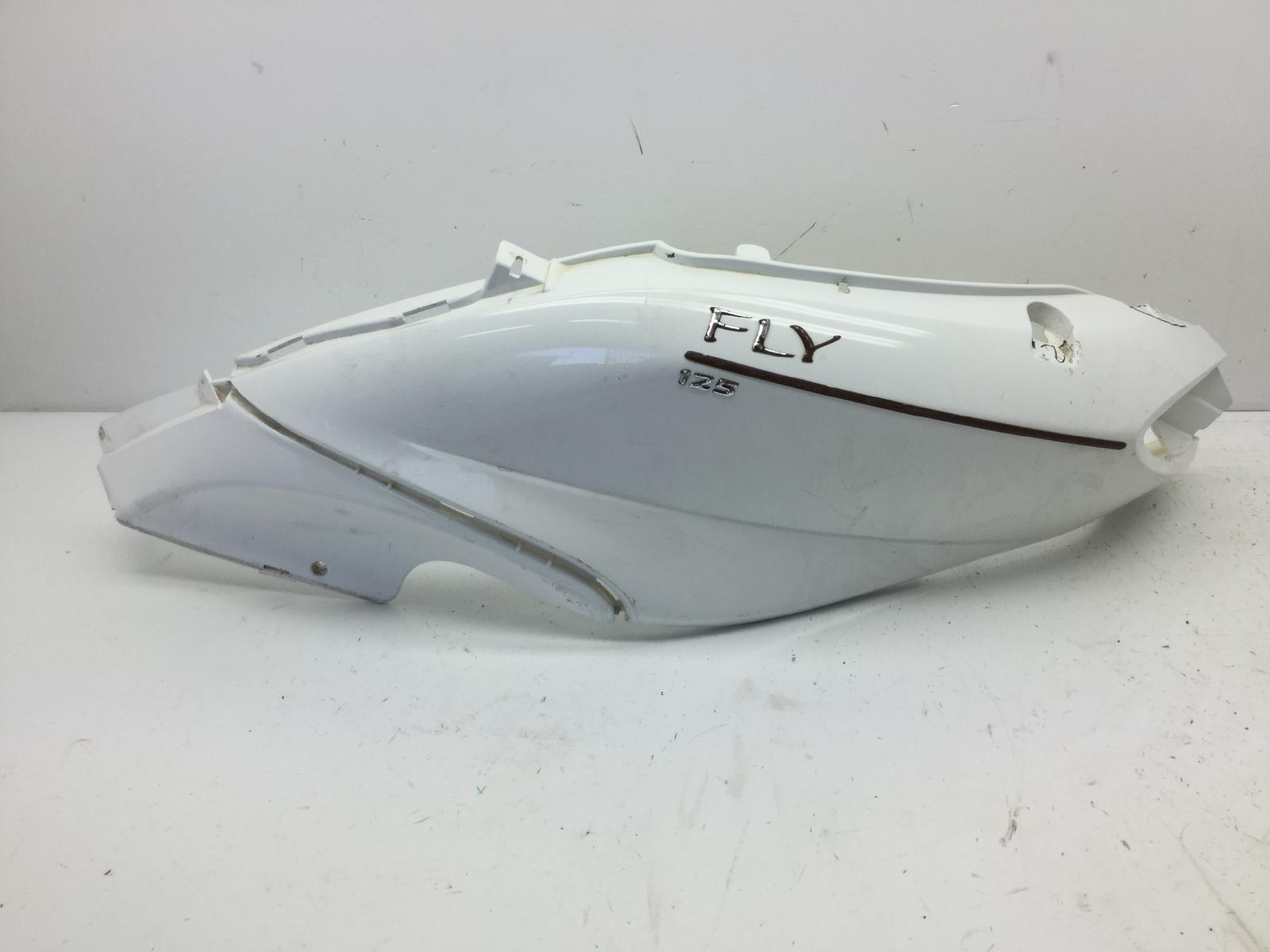 Piaggio fly e3 125 carena fiancata posteriore sinistra attacco rotto 2007 2007 m57100