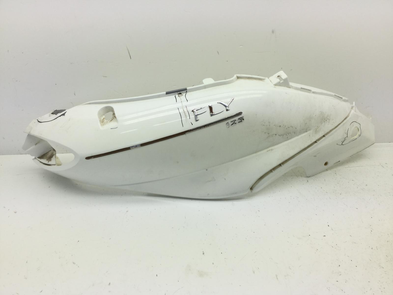 Piaggio fly e3 125 carena fiancata posteriore destra attacchi rotti 2007 2007 m57100