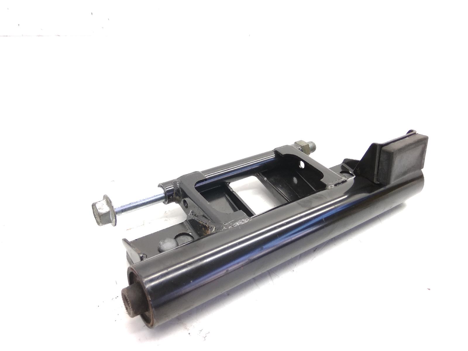 Suzuki epicuro 125 staffa supporto motore 1999 1999 ax111