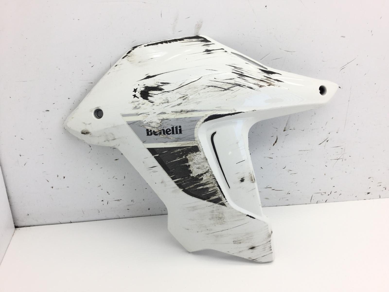 Benelli trk 502 abs 500 carena fiancata anteriore sinistra - piccola crepa 2017 2019 zbnp16003jb8977..