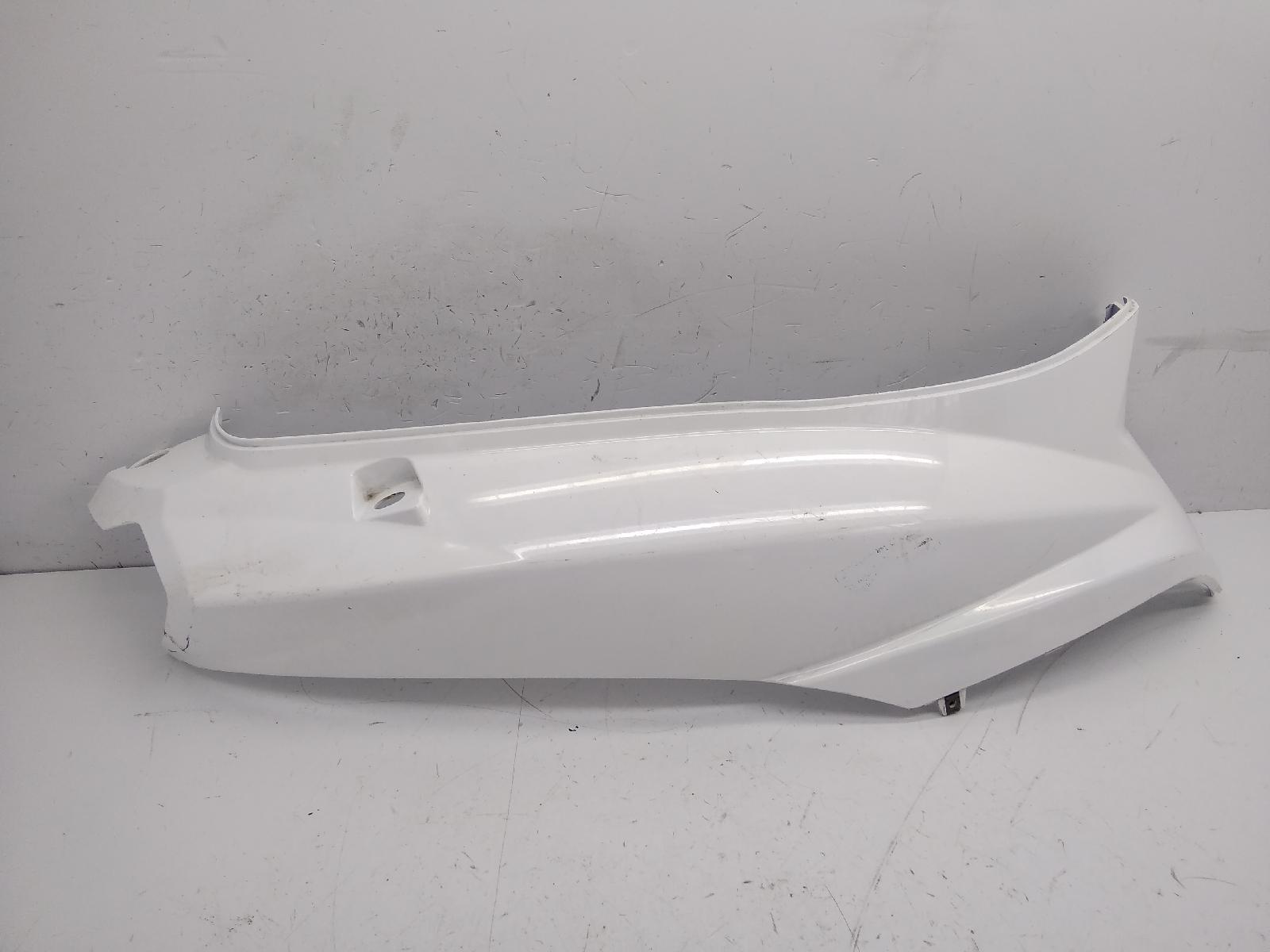 Peugeot tweet 125 carena fiancata posteriore destra - 2 attacchi rotti 2011 2011 vgalw2aaabs