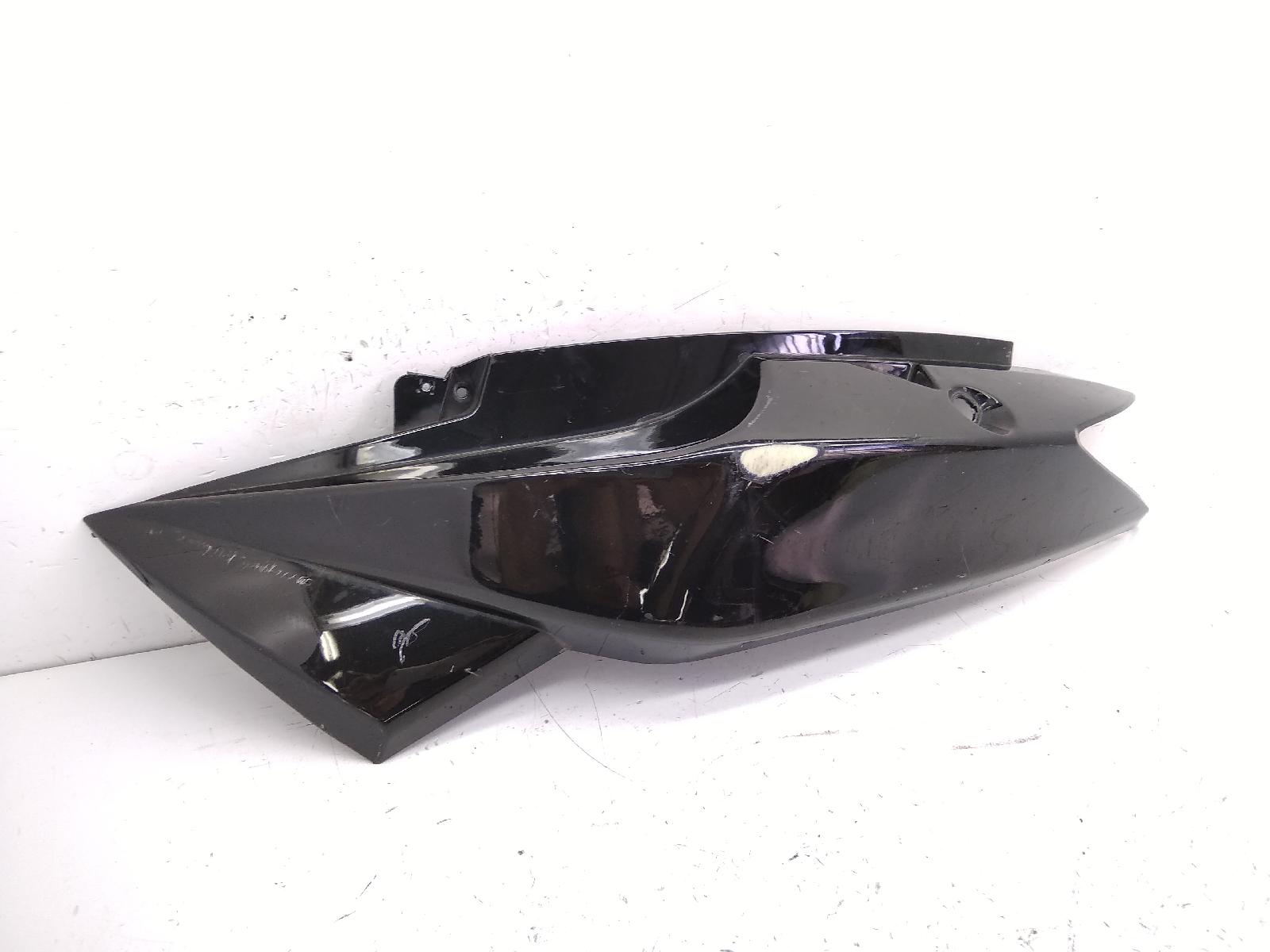 Peugeot sum-up 125 carena fiancata posteriore sinistra - attacco rotto 2008 2011 laeek8