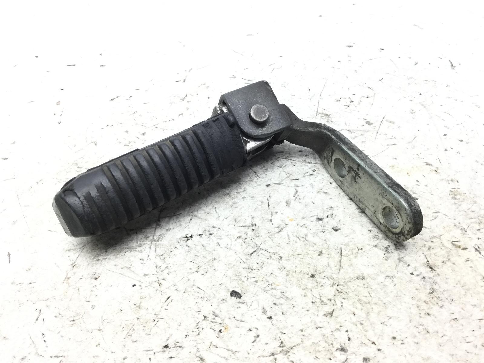 Suzuki gsx 750 pedana poggiapiedi anteriore sinistra e supporto 1998 2001 ae111