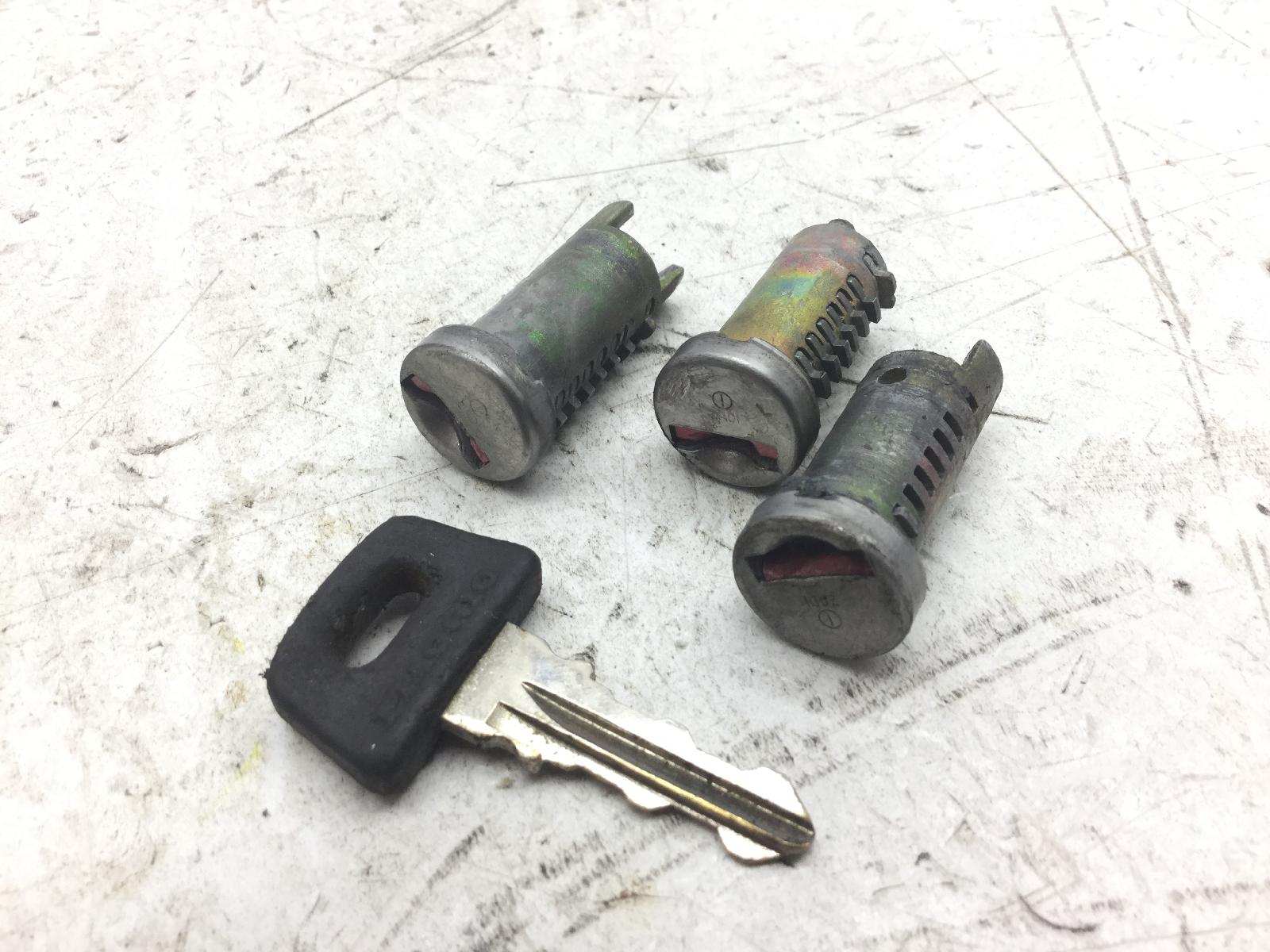Piaggio zip rst 2t 50 kit chiave serrature 1996 1999 c0600