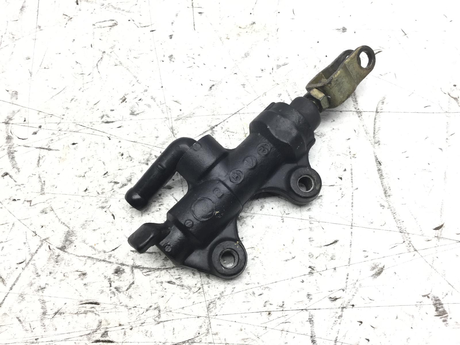 Triumph daytona i 955 pompa freno posteriore no vaschetta no sensore 1999 2001