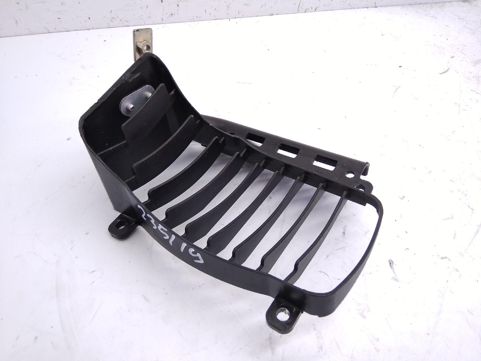 Piaggio vespa gts super 300 carena griglia radiatore destra 2008 2016 m45200