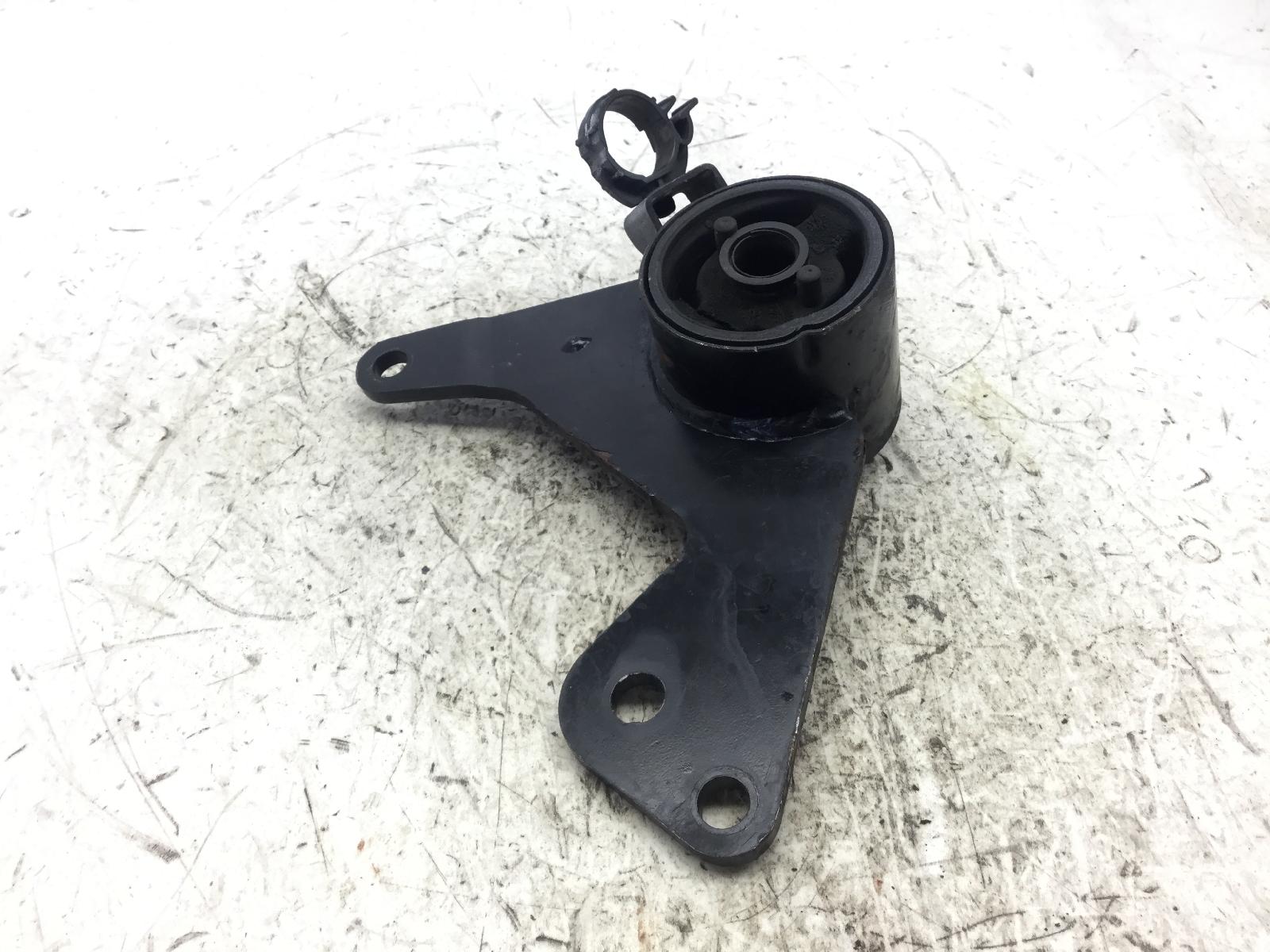 Piaggio vespa gts super 300 staffa supporto silent block 2008 2016 m4520000