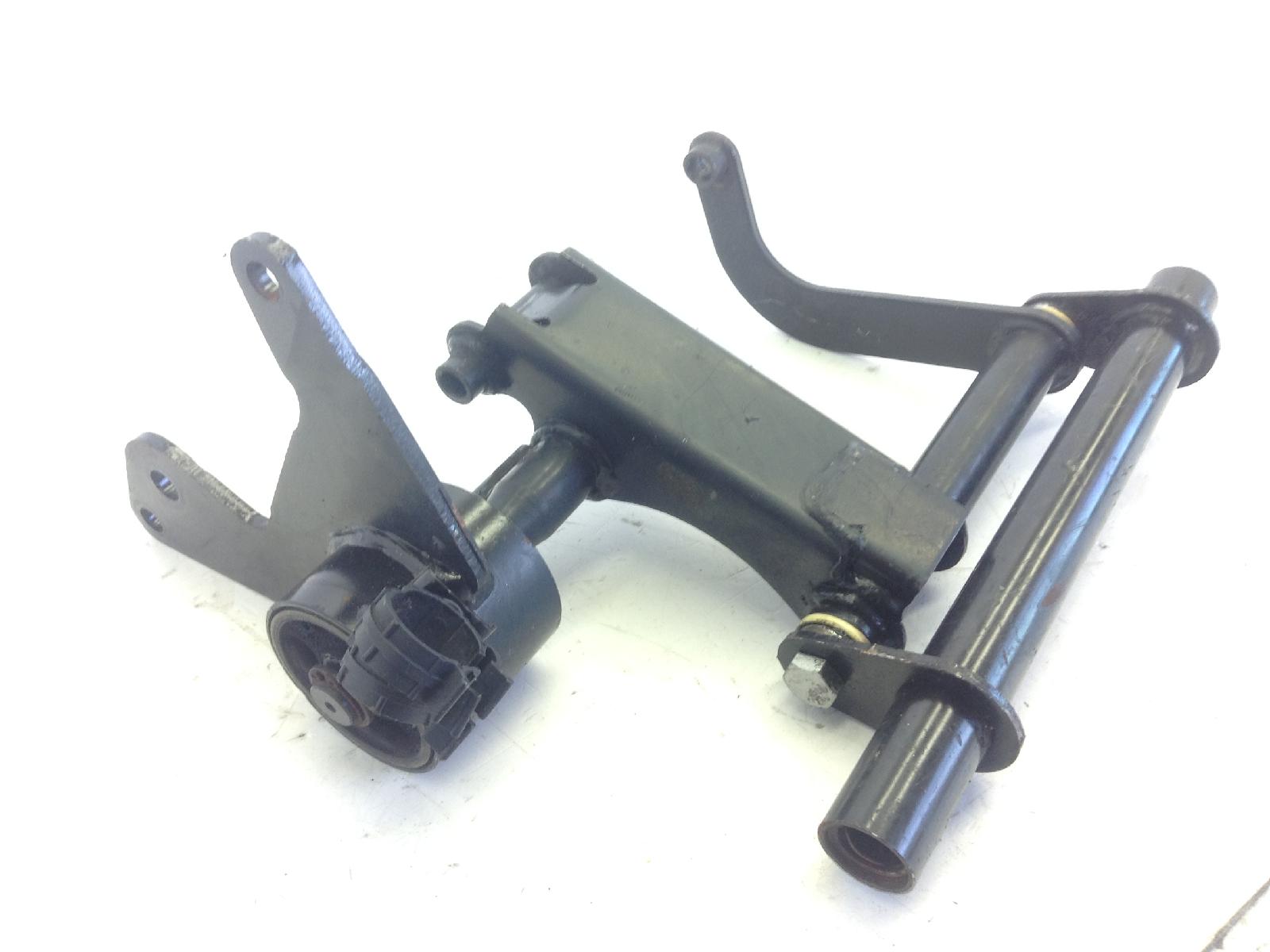 Piaggio vespa gts super 300 staffa supporto motore 2008 2016 m45200