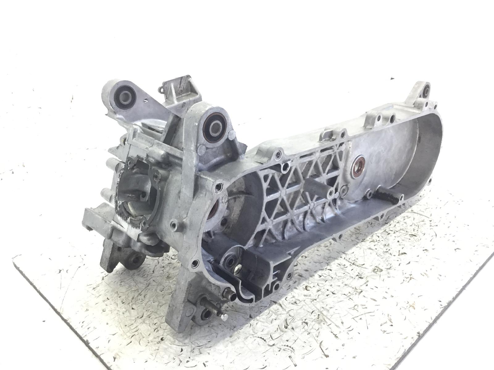 Kymco people 50 2t euro 2 50 carter motore vuoto mod: ba10a 2008 2010 b10020