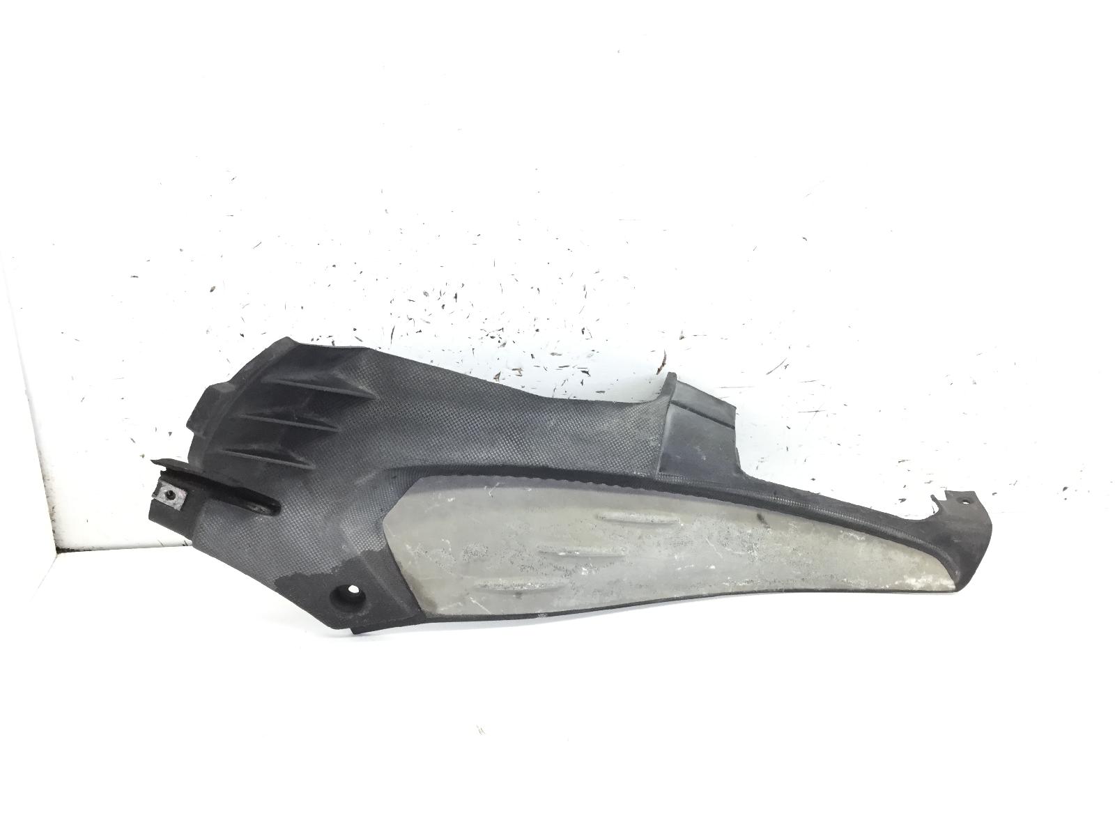 Aprilia sr 125 carena fianchetto tunnel pedana destro 1999 2001 pxe