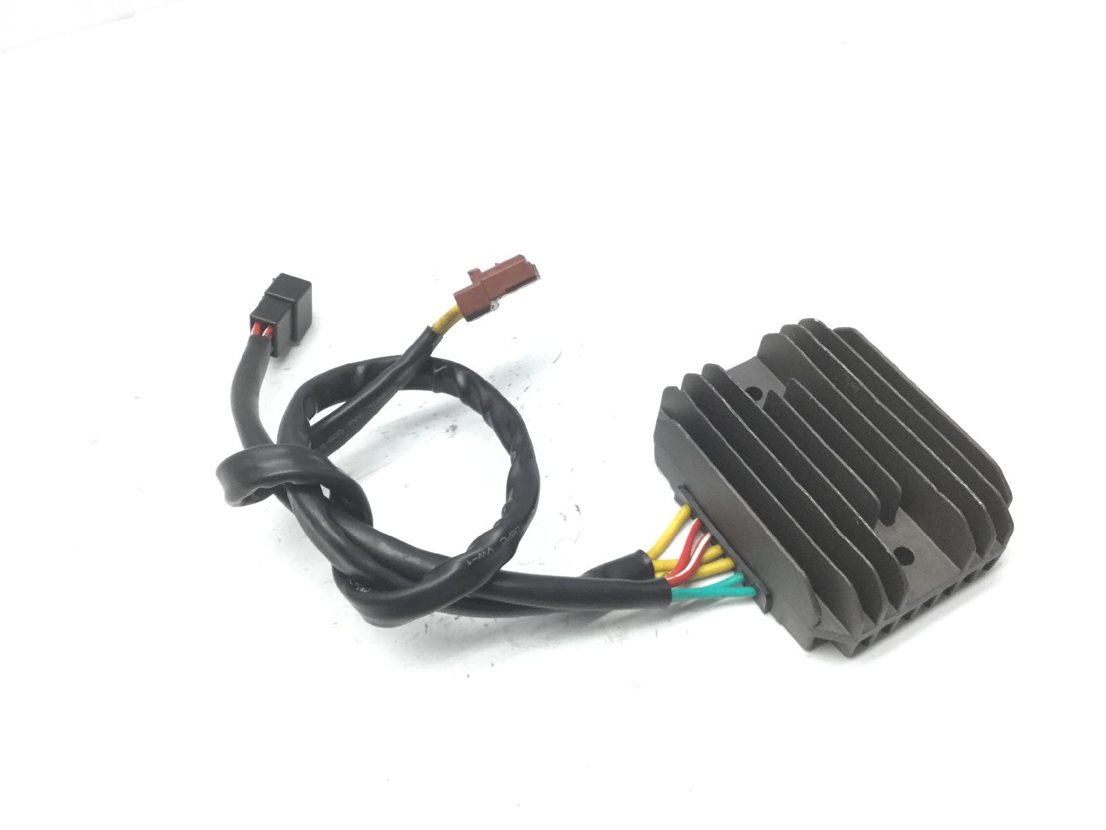 Piaggio mp3 mic 250 regolatore di tensione 2008 2009 m63200