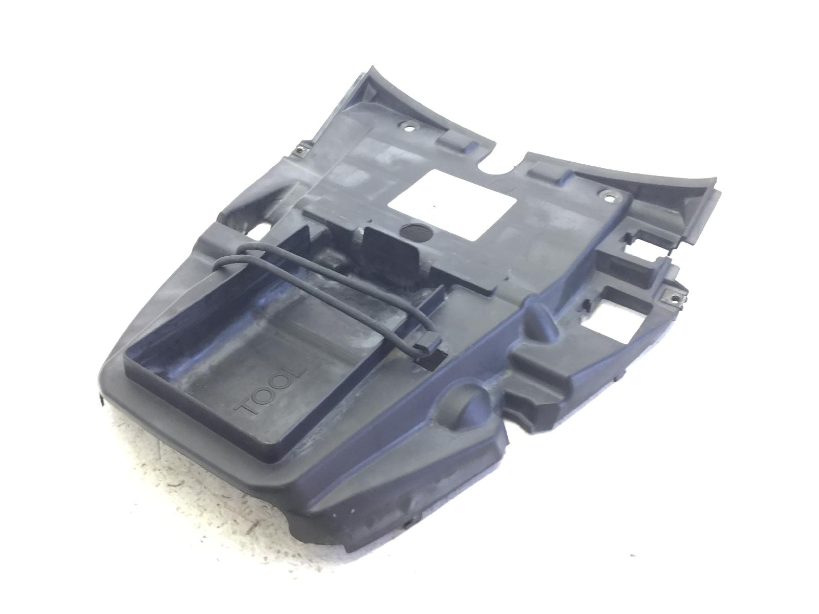 Honda silver wing 600 carena coperchio inferiore sella supporto attrezzi 2001 2005 jh2pf01a32k