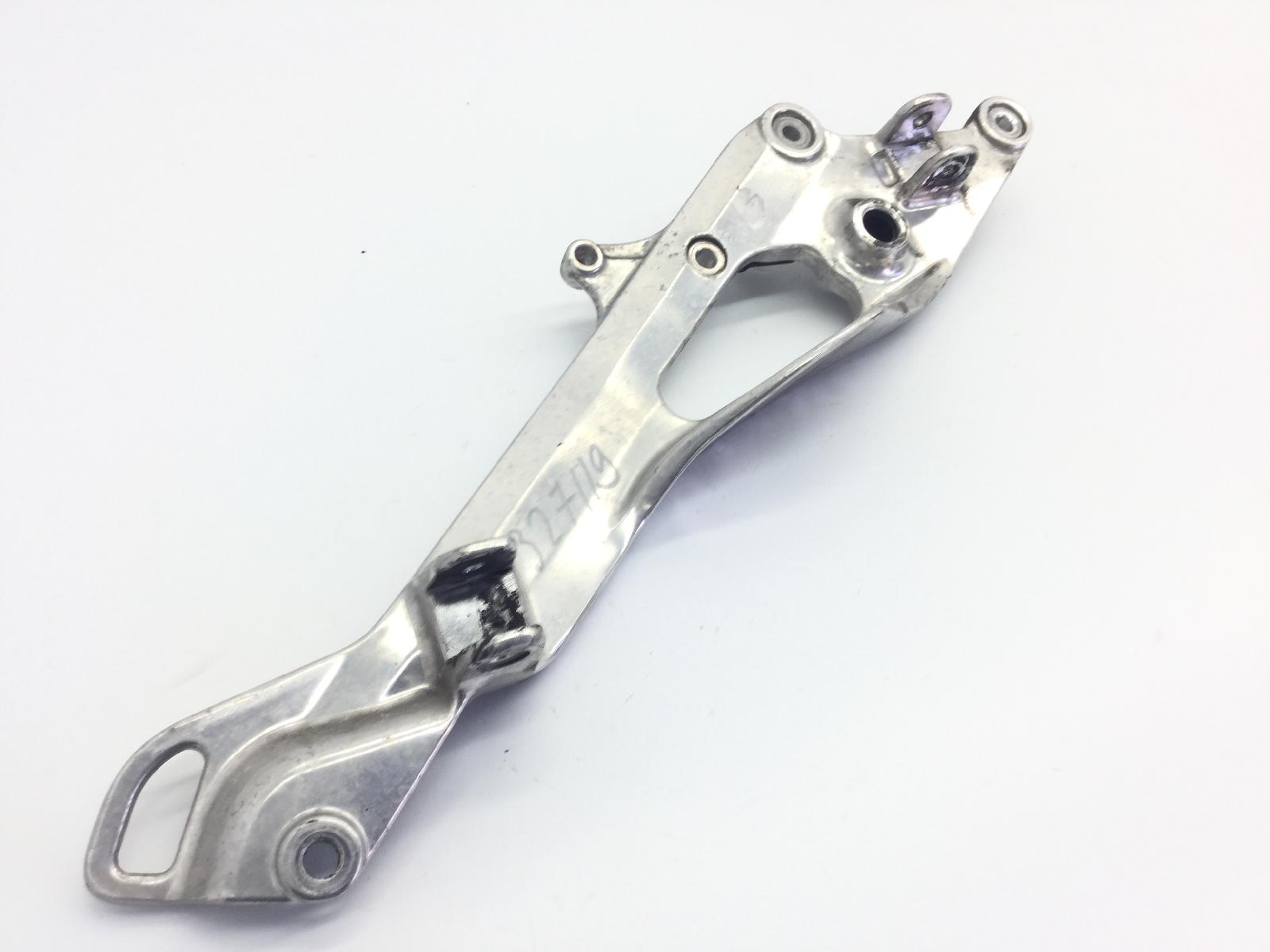 Yamaha tdm 900 supporto pedane poggiapiedi destra 2007 2007 rn181