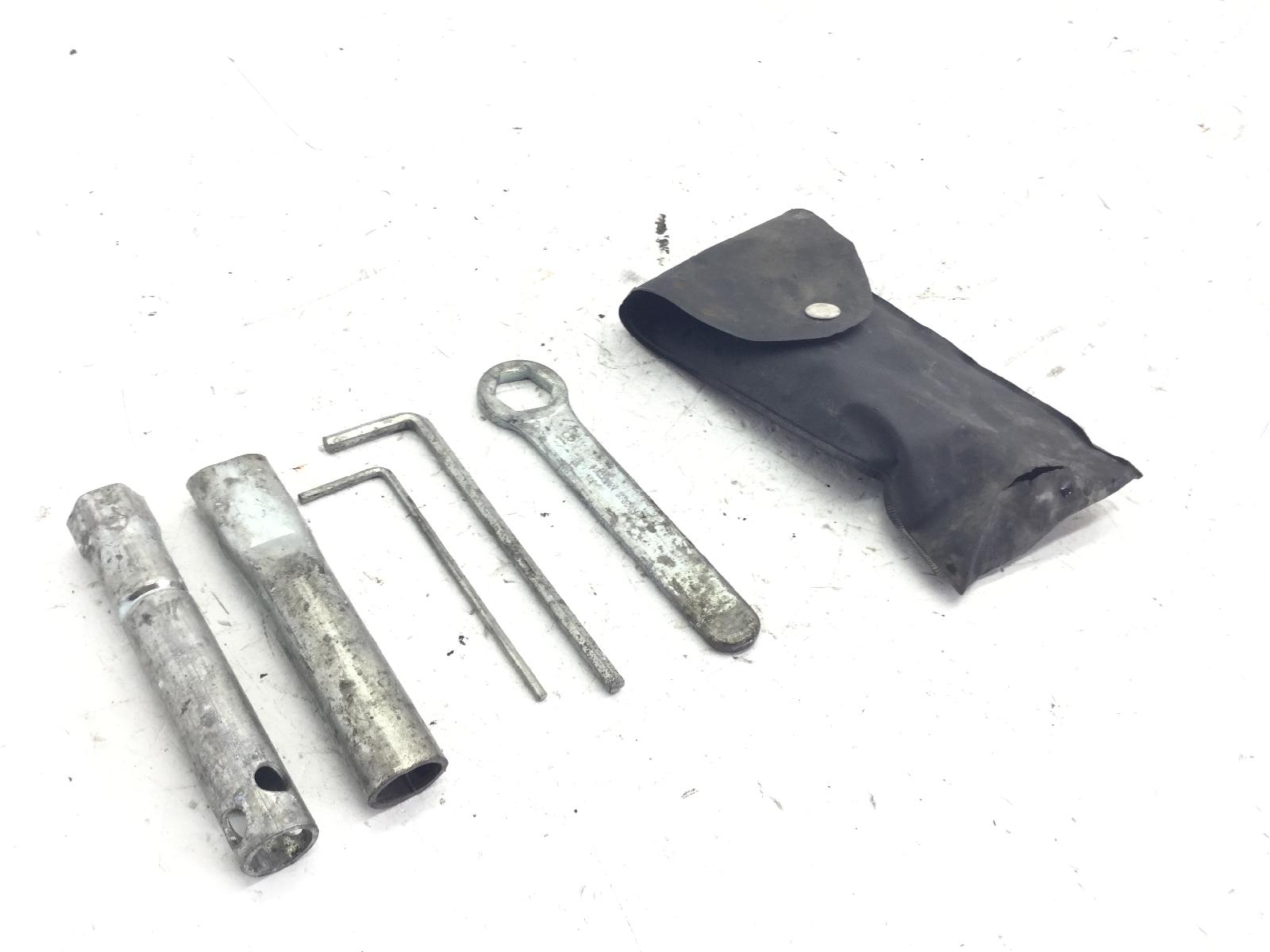 Suzuki intruder vl 250 kit attrezzi di bordo - rottura su custodia 2000 2001 a5121