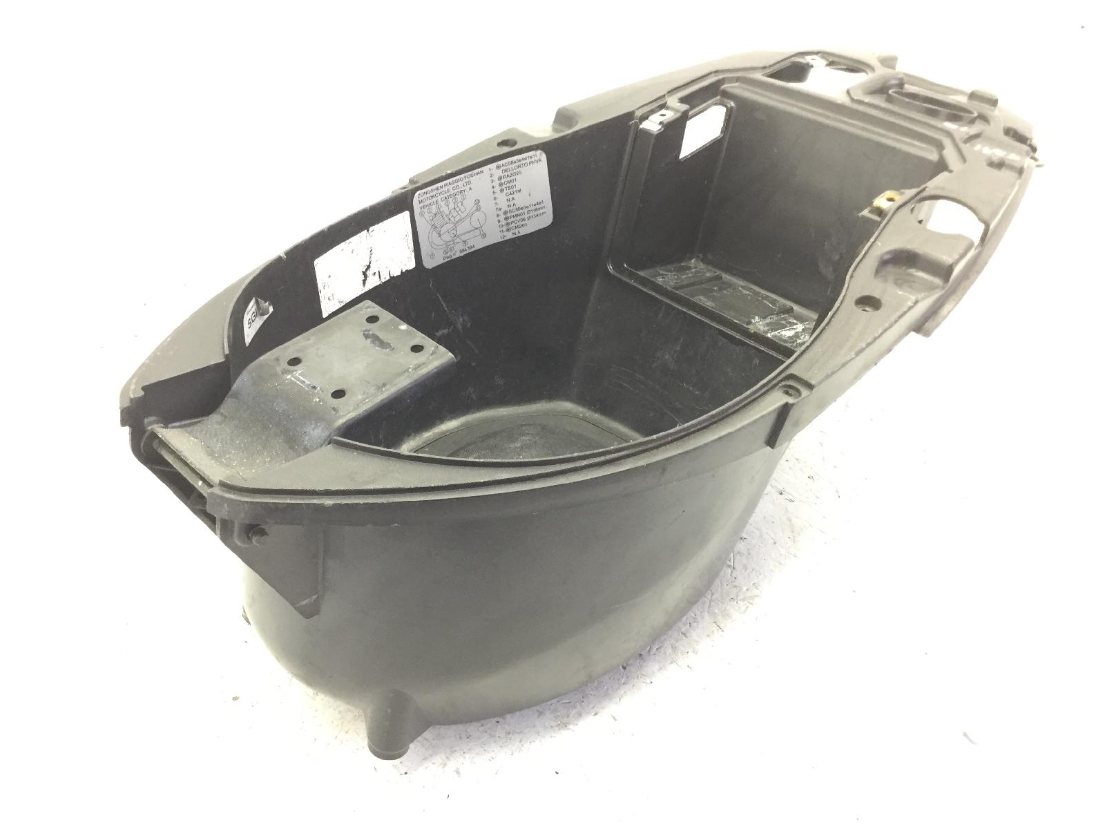 Piaggio typhoon 2t e2 50 carena vano sottosella 2010 2016 lbmc501