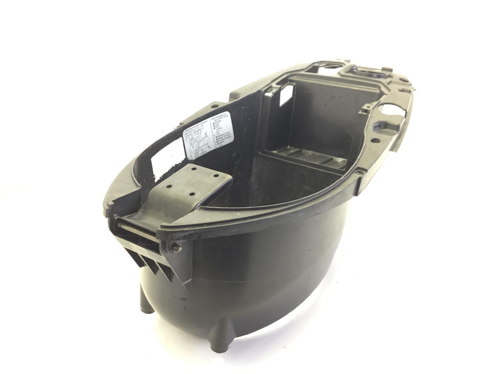 Piaggio typhoon 2t e2 50 carena vano sottosella portacasco 2010 2016 lbmc501