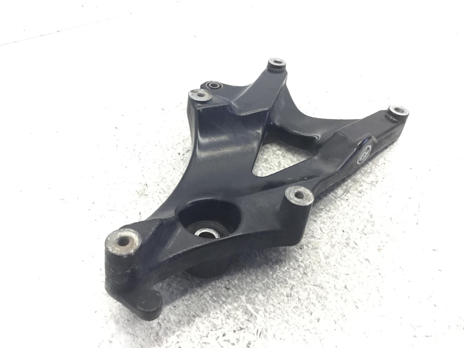Yamaha xenter hw 125 staffa supporto scarico marmitta 2012 2017 se591