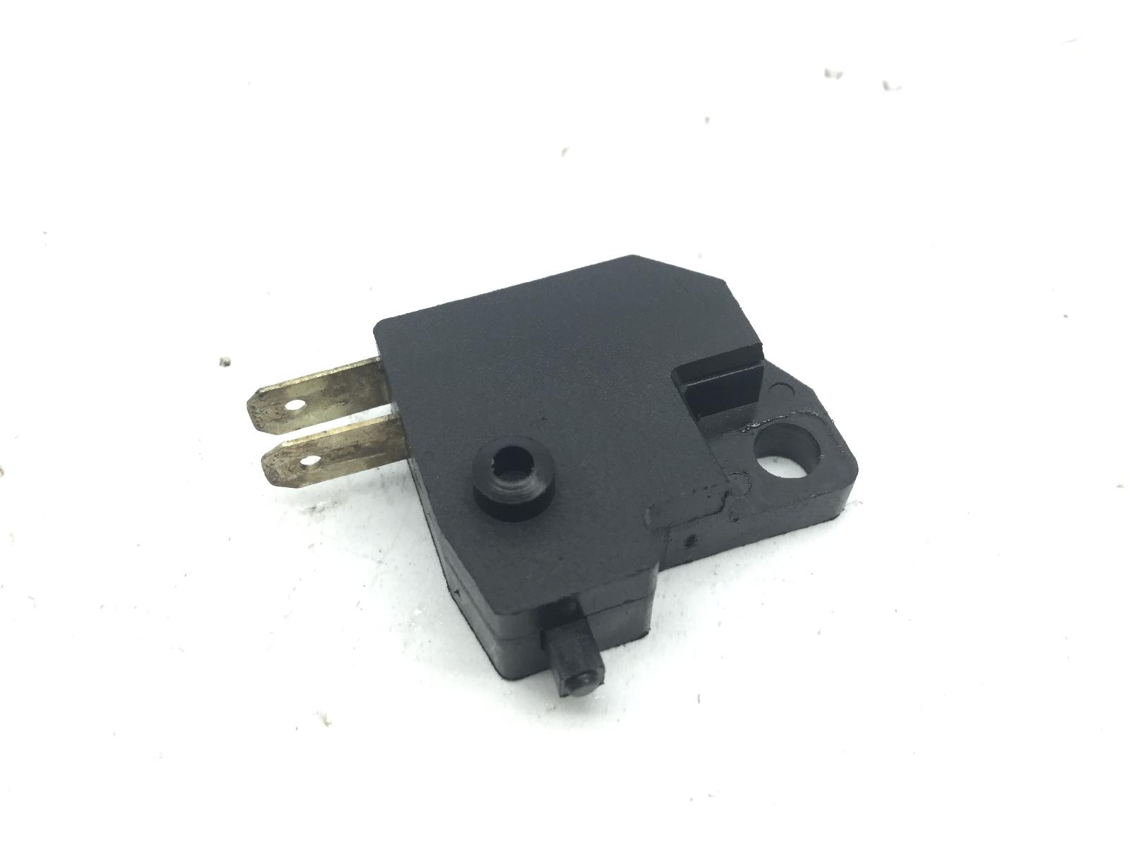 Sym symphony st e4 125 sensore microstop pompa freno posteriore destra 2016 2016 lxmxba30i