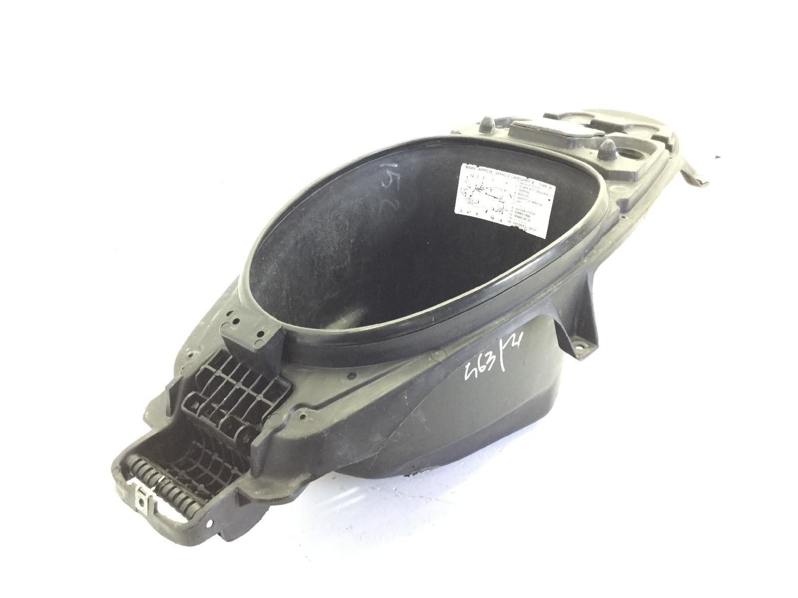 Aprilia sr ditech ie 50 carena vano sottosella 2000 2004 rlb10