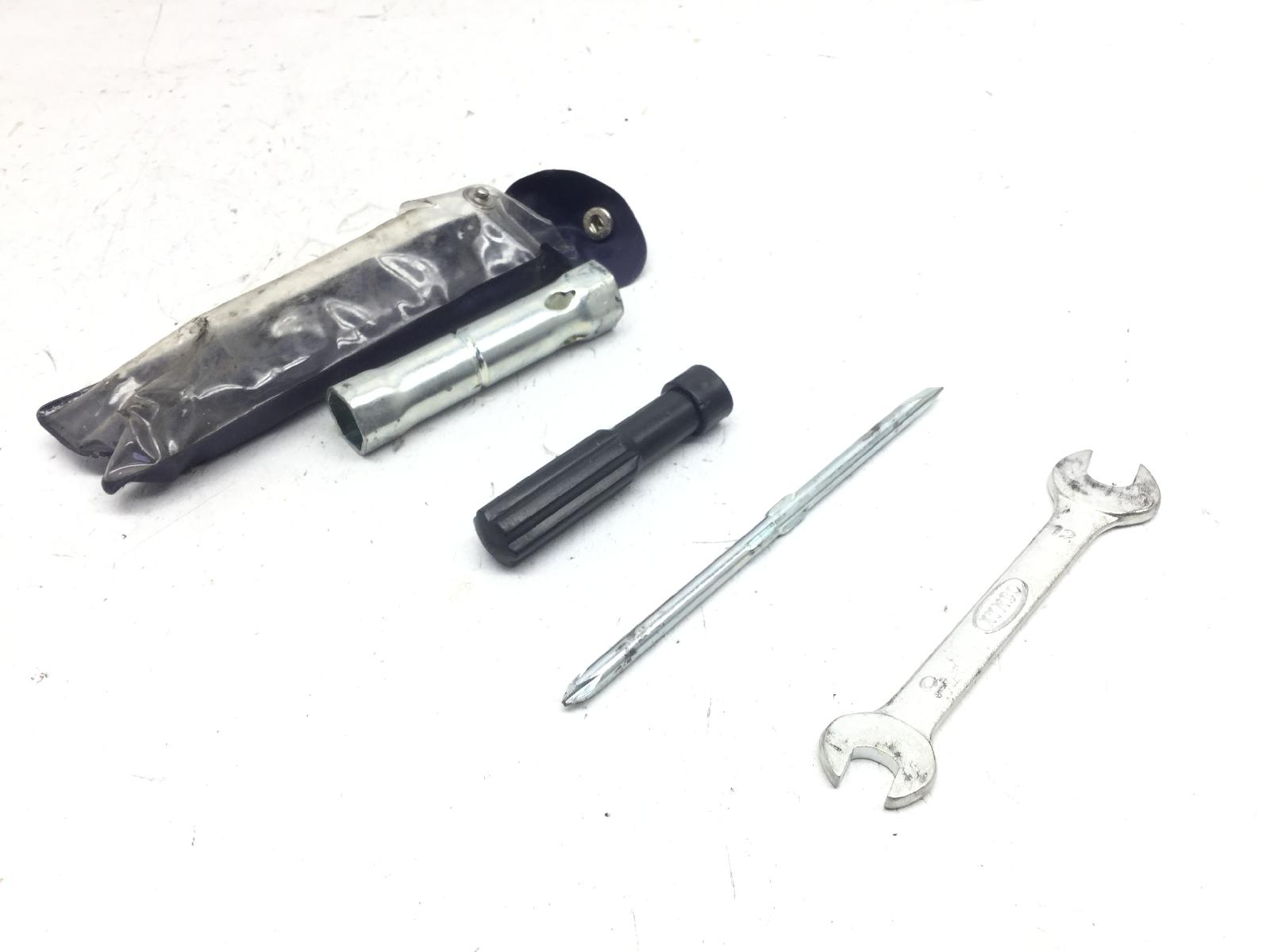Kymco people one i 125 kit attrezzi attrezzatura di bordo 2013 2013 d40000