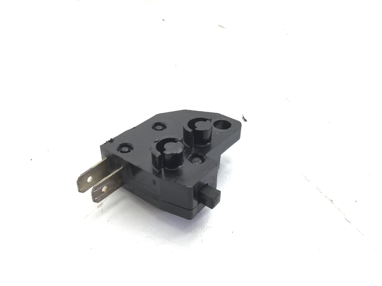 Suzuki sixteen 150 interruttore stop microstop freno anteriore 2011 2011 cp111