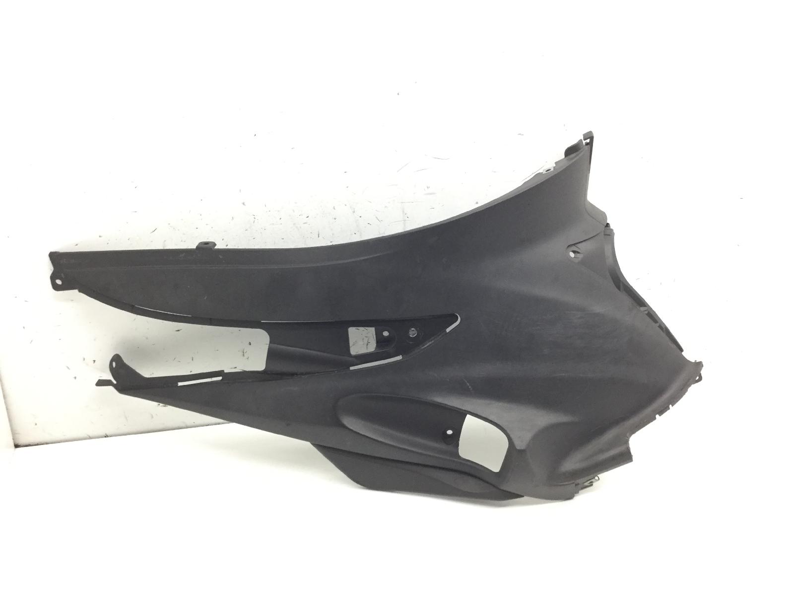 Suzuki sixteen 150 carena fianchetto pedana destro 2011 2011 cp111