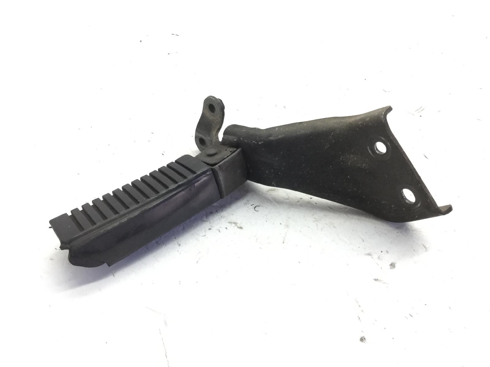 Suzuki an 150 pedana posteriore poggiapiede destra e supporto - gomma rotta 1996 2000 cg41a