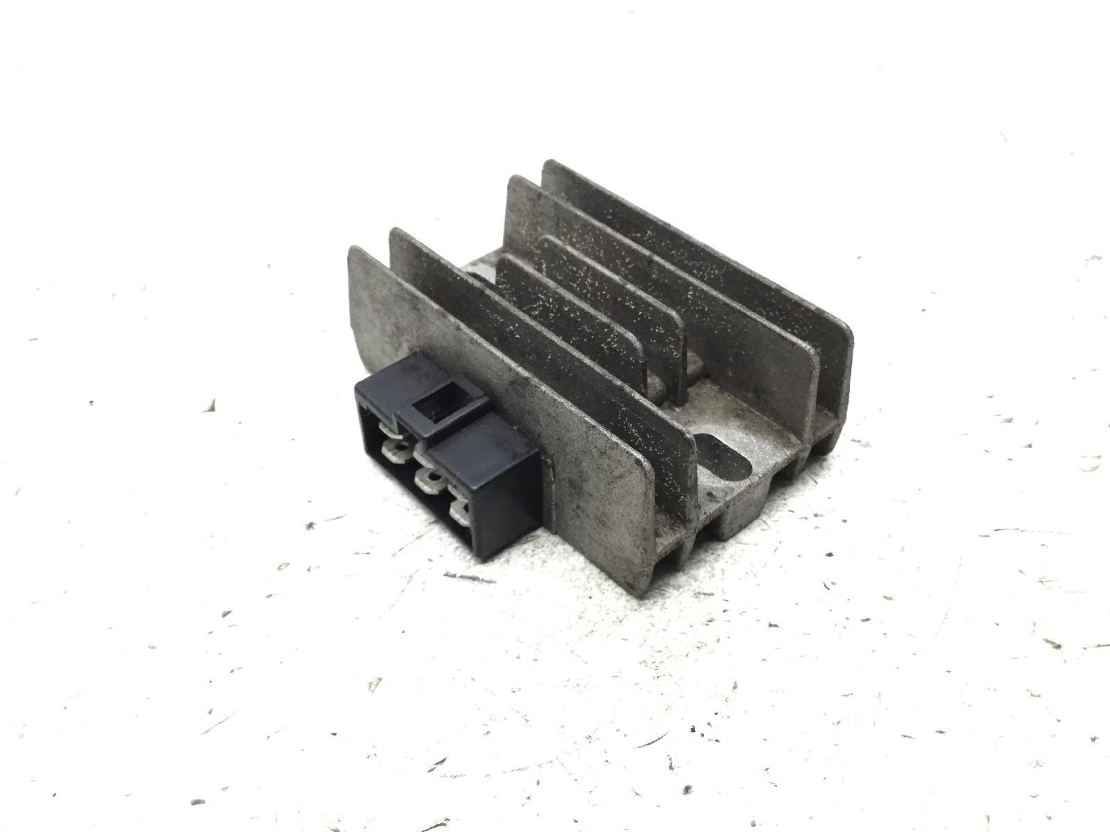 Malaguti madison r 180 regolatore di tensione 2001 2002 630000