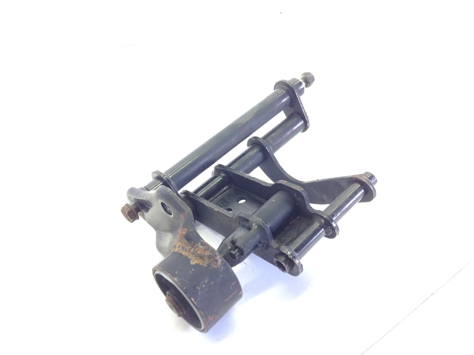 Malaguti madison r 180 staffa supporto motore 2001 2002 630000