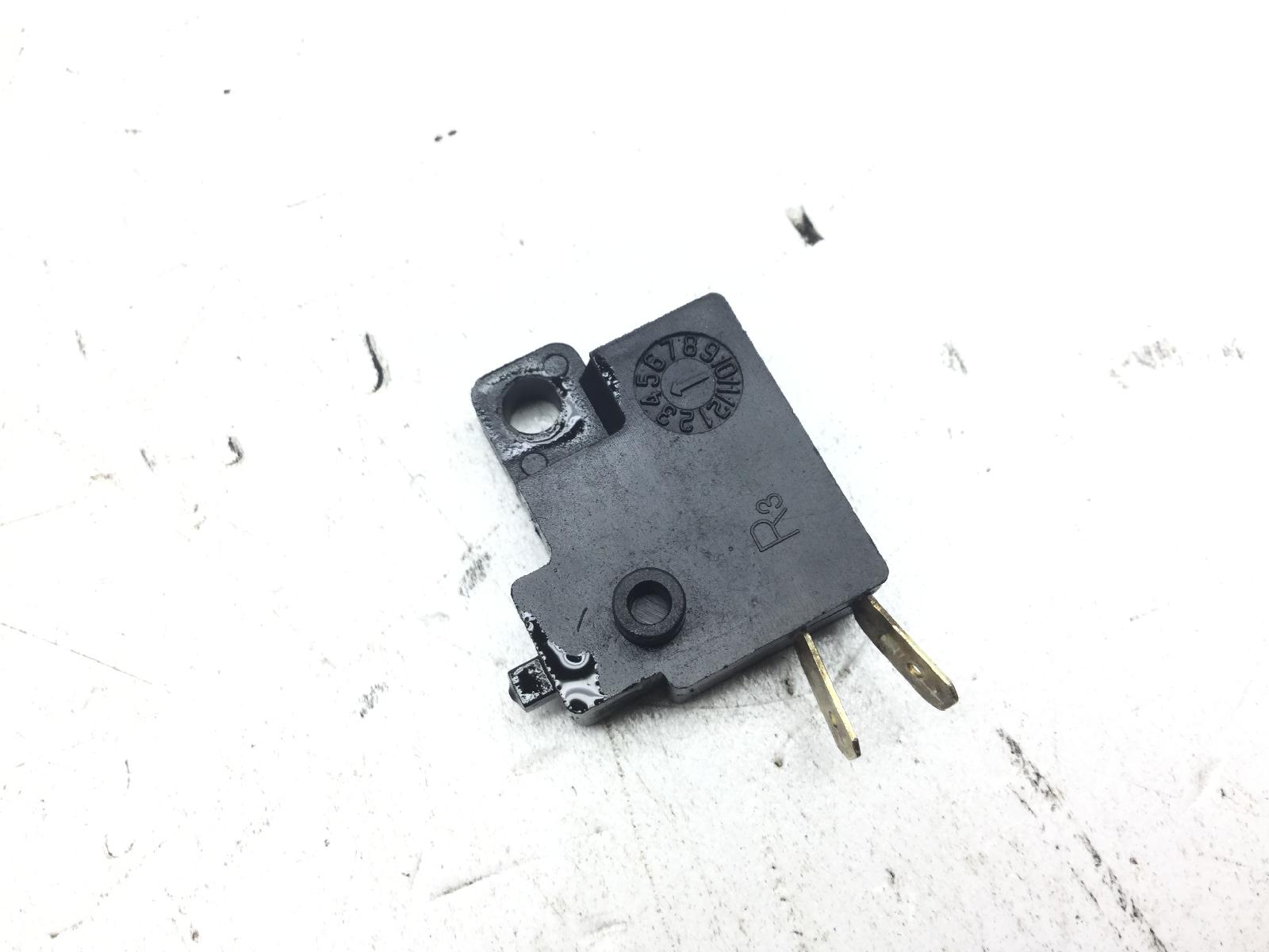 Sym joymax i 300 sensore microstop pompa freno anteriore destra 2010 2010 rfglm30wybs