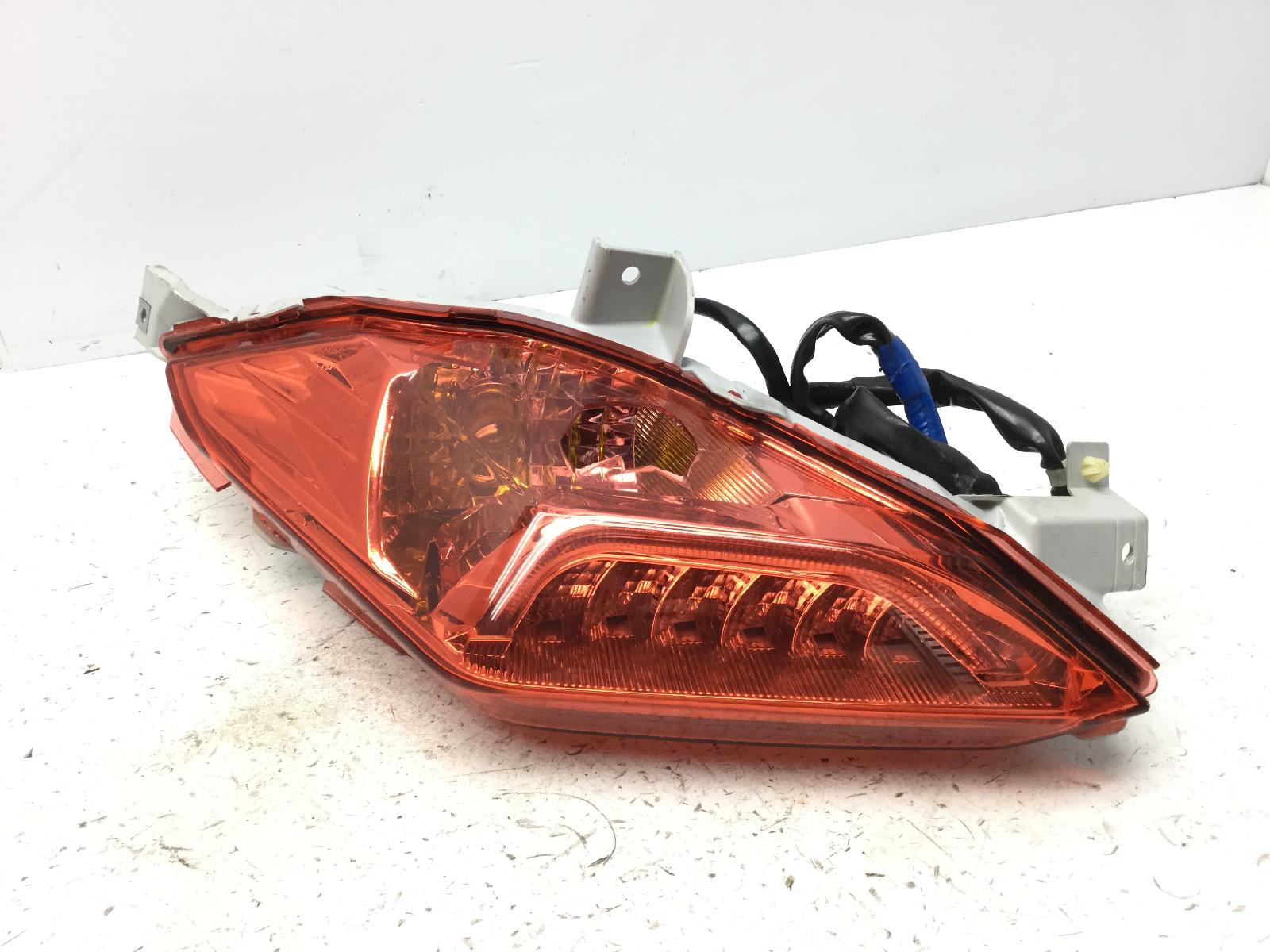 Yamaha x-max 300 faro fanale freccia posteriore destra gemma rotta 2018 2018 sh131