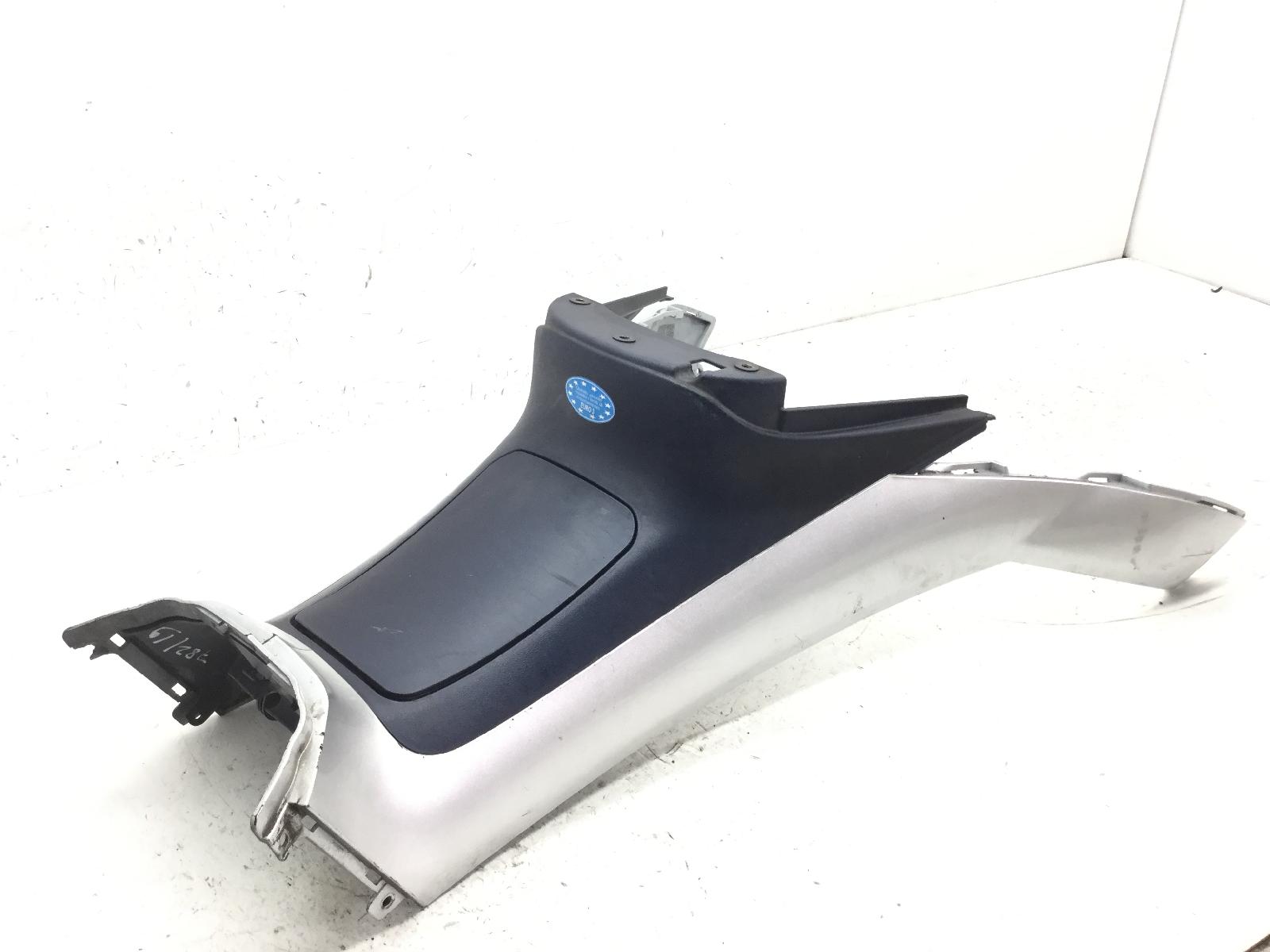 Piaggio mp3 ibrido 125 carena tunnel pedana centrale - attacco rotto 2009 2010 m65100