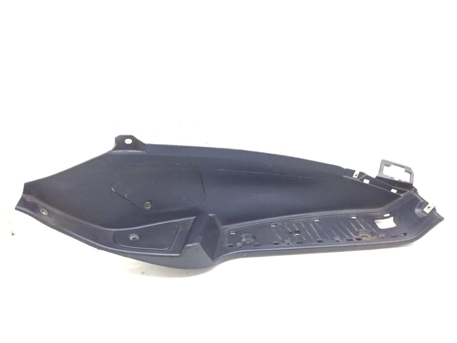Piaggio mp3 ibrido 125 carena pedana pavimento poggiapiedi destra 2009 2010 m65100