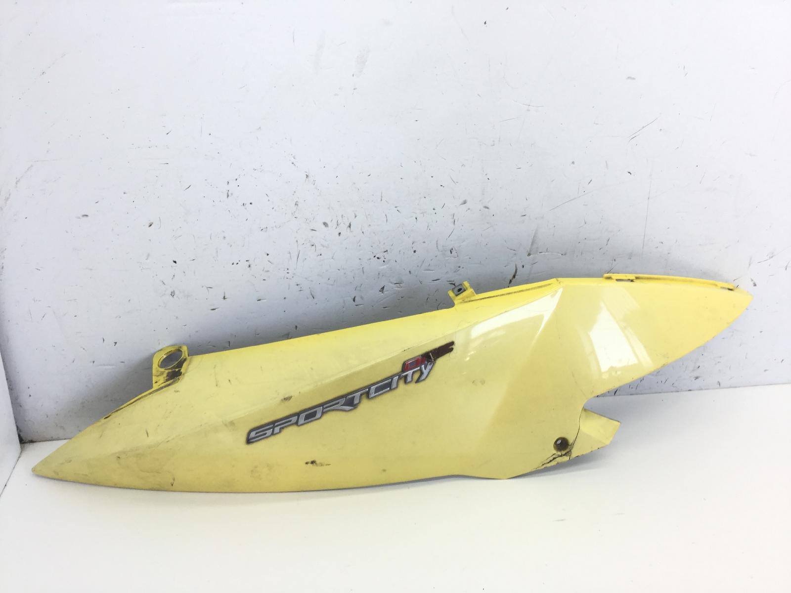 Aprilia sportcity one 125 carena fiancata posteriore destra - crepe 2008 2011 sg000