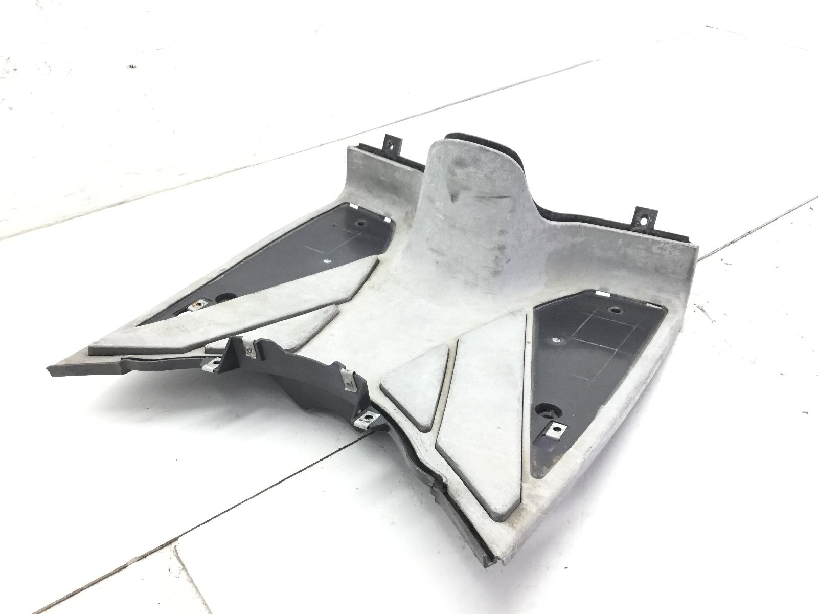 Aprilia sportcity one 125 carena pedana pavimento poggiapiedi 2008 2011 sg000