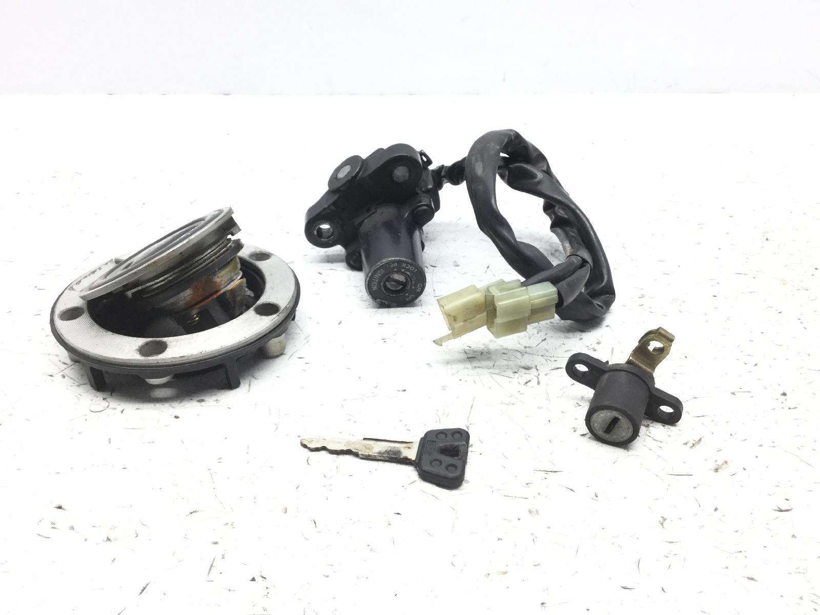 Yamaha yzf r1 1000 blocchetto accensione chiave tappo serbatoio e serratura 2000 2001 rn041