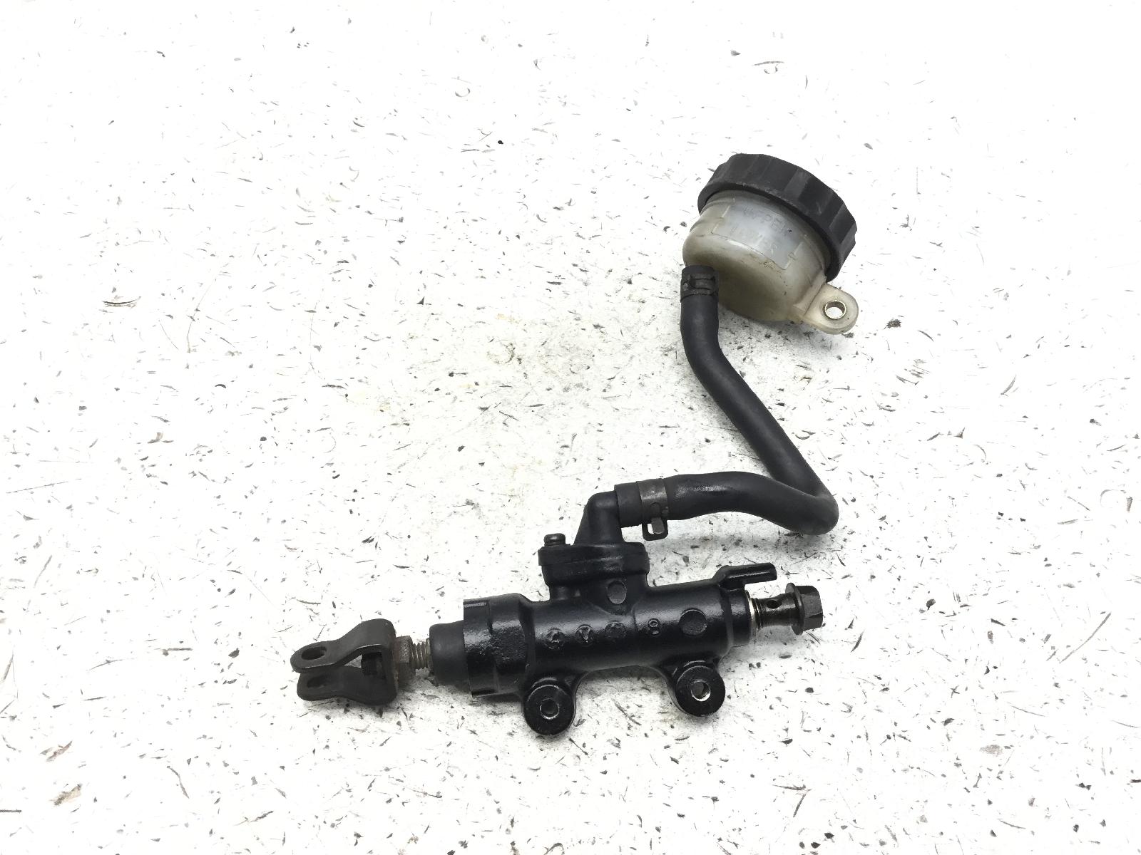 Honda cbf n 600 pompa freno posteriore e vaschetta serbatoio olio 2005 2005 zdcpc38e05f