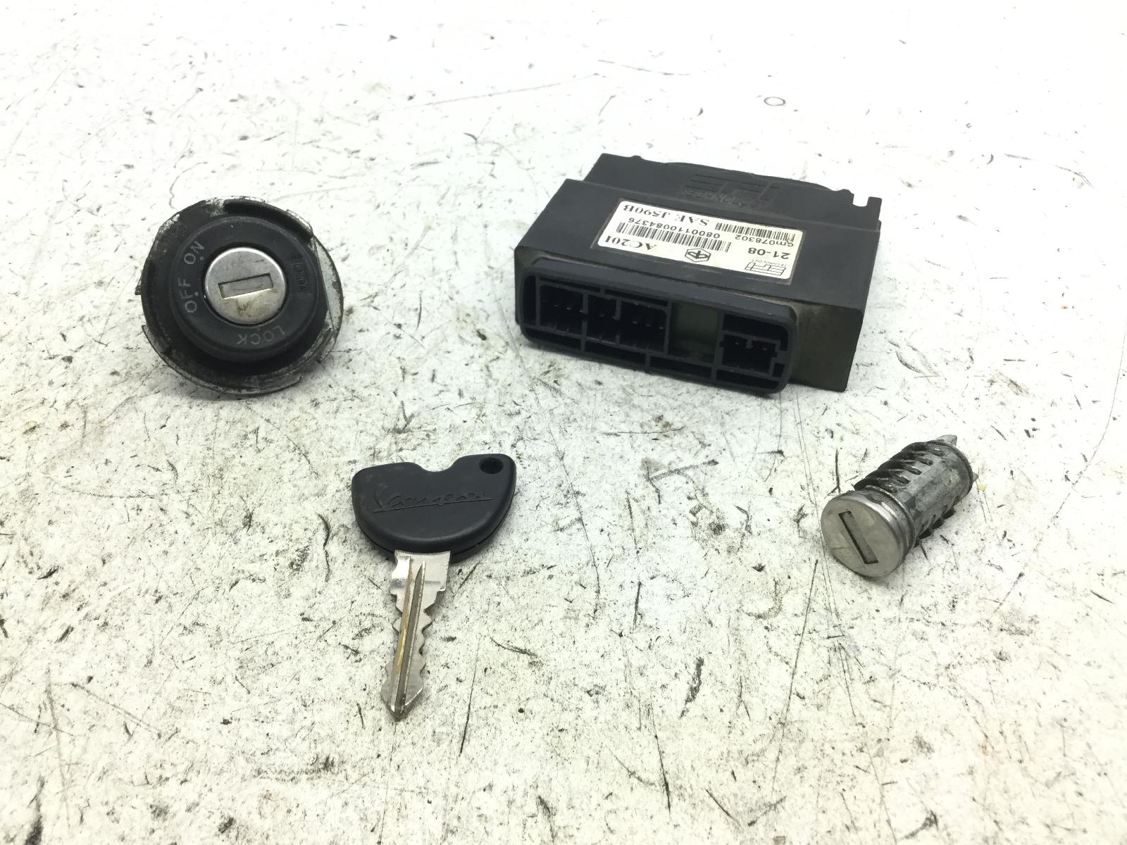 Piaggio vespa lx euro 3 150 blocchetto accensione centralina e chiave 2006 2008 m44400