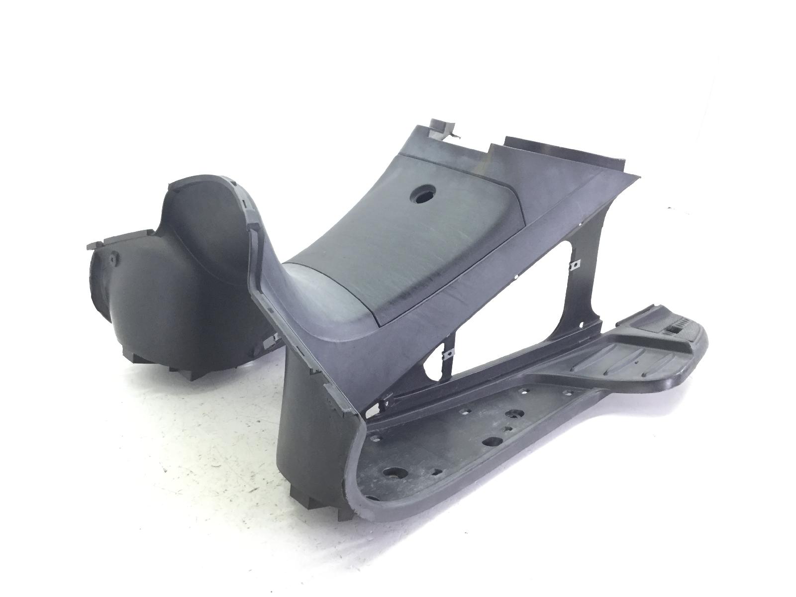 Malaguti phantom max 200 carena pedana pavimento poggiapiedi e sportello 2003 2004 670102