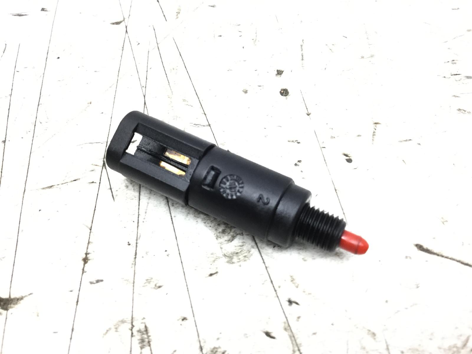 Piaggio vespa lx e3 125 sensore pulsante stop microstop freno anteriore 2006 2008 m44300
