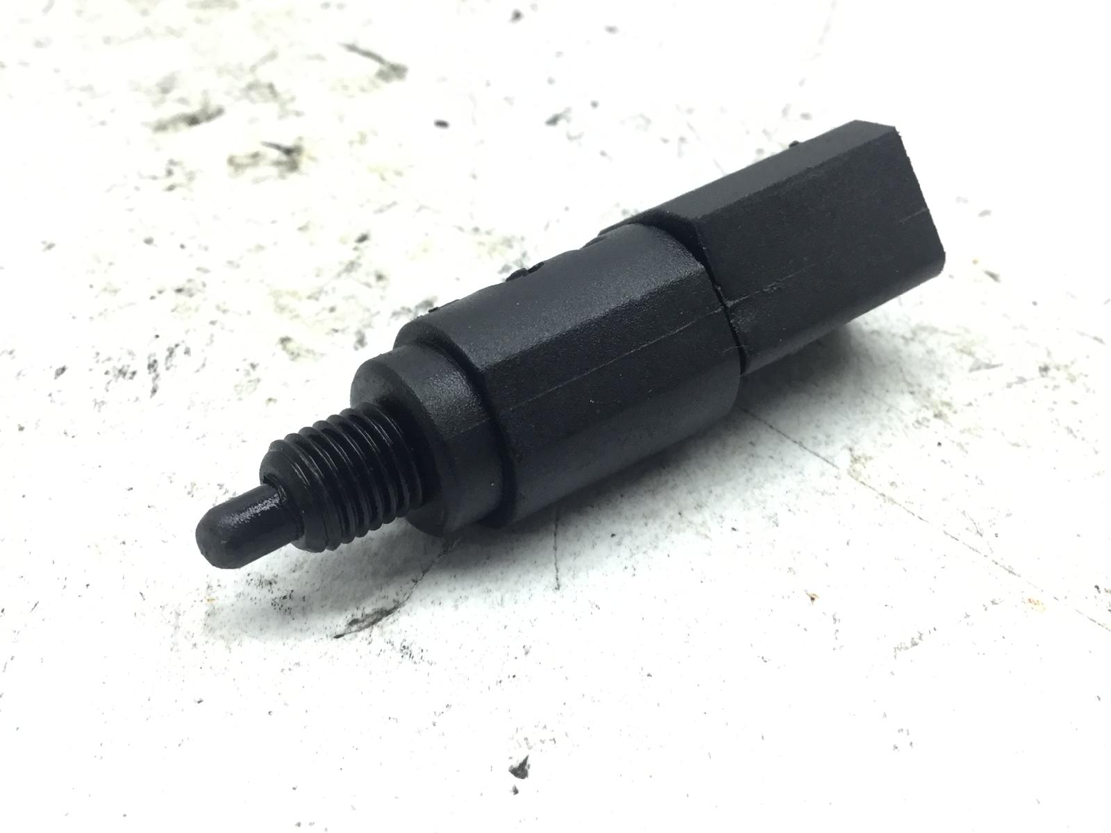 Piaggio vespa lx e3 125 sensore stop microstop freno anteriroe destro 2006 2008 m44300