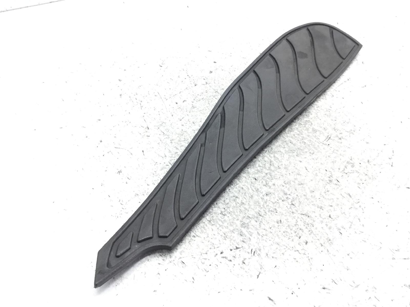Aprilia leonardo st 125 tappetino destro pedana pavimento poggiapiedi 2001 2004 tb000