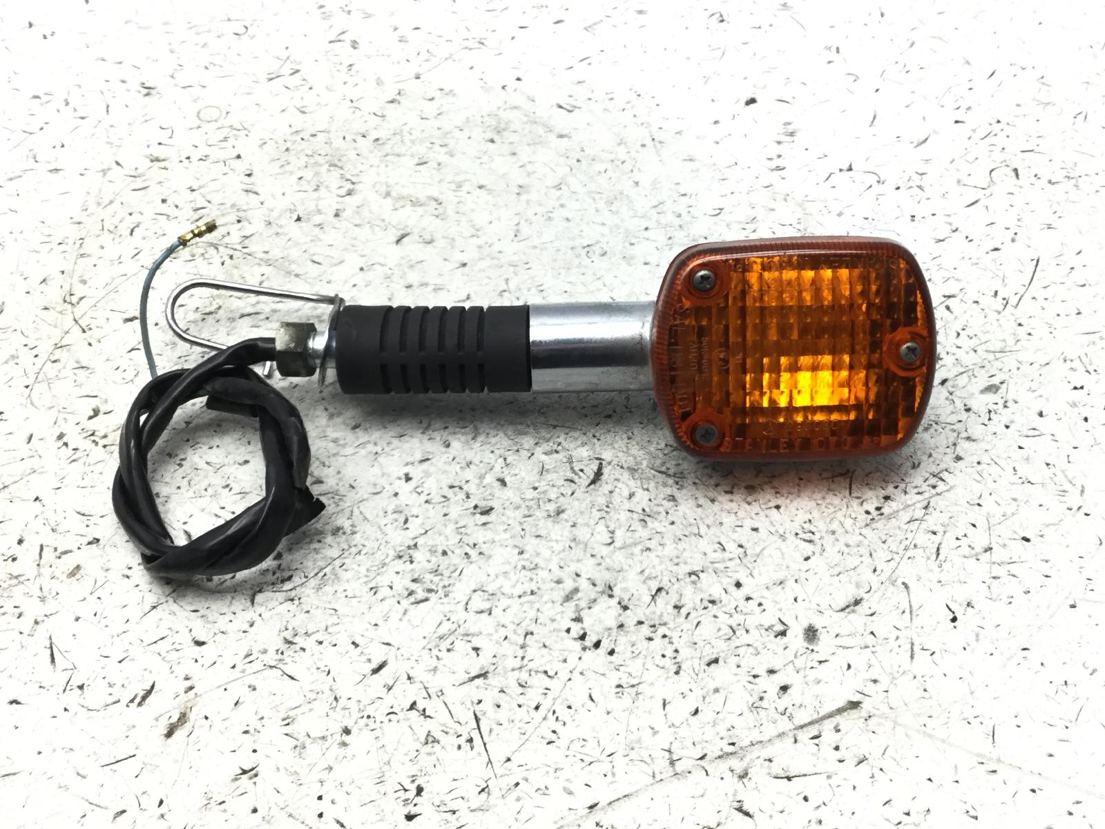 Honda vf 700 c magna 699 freccia anteriore destra o sinistra con difetto 1986 1986 jh2rc2109fm