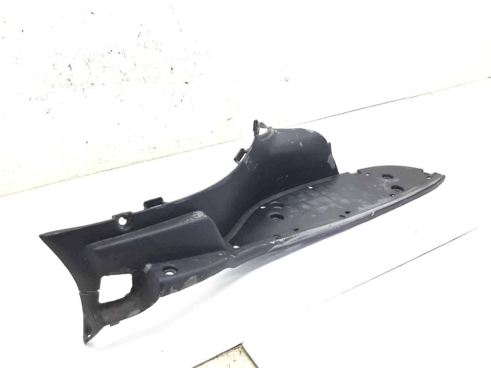 Aprilia scarabeo rotax 125 carena pedana pavimento poggiapiedi destra 1999 2002 pca00
